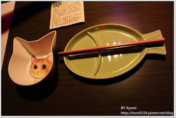 水貨-中和店：[食記]烤魚+麻辣鍋=一爐兩吃～炭火烤魚初體驗就在水貨-中和店