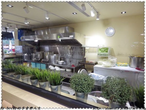 <內湖|美食>海南雞/海南雞飯/永吉路美食/肉骨茶/喇沙湯面/信義區好吃的/市政府捷運站/內湖/瑞記海南雞飯