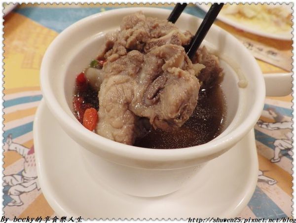 <內湖|美食>海南雞/海南雞飯/永吉路美食/肉骨茶/喇沙湯面/信義區好吃的/市政府捷運站/內湖/瑞記海南雞飯