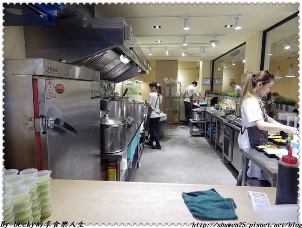 <內湖|美食>海南雞/海南雞飯/永吉路美食/肉骨茶/喇沙湯面/信義區好吃的/市政府捷運站/內湖/瑞記海南雞飯