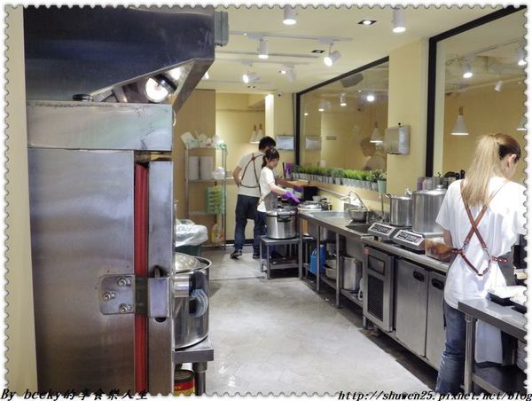 <內湖|美食>海南雞/海南雞飯/永吉路美食/肉骨茶/喇沙湯面/信義區好吃的/市政府捷運站/內湖/瑞記海南雞飯