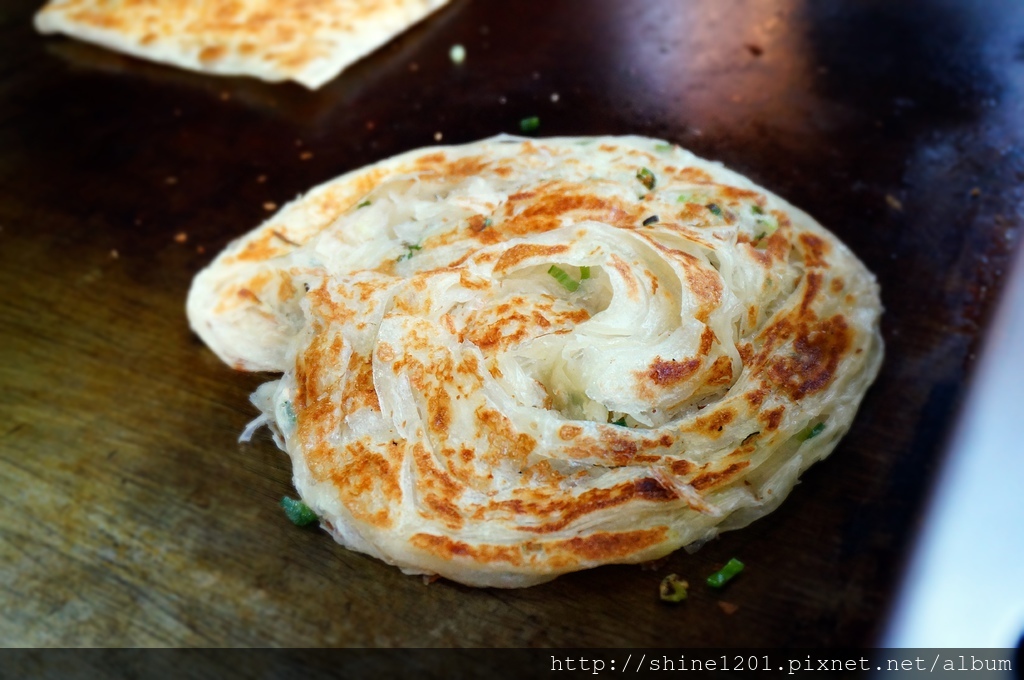 三重美食.三和夜市 脆皮蔬菜蛋餅.三重大阪燒蛋餅