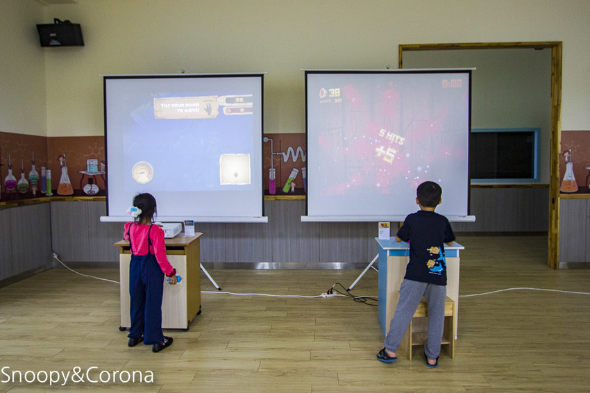 【宜蘭景點】五結親子景點|鬥陣來七桃科技體驗館~AR、VR互動體驗,手機撈魚、雷射神偷、電頭毛做造型,雨天備案來這裡