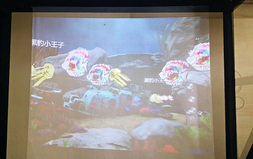 【宜蘭景點】五結親子景點|鬥陣來七桃科技體驗館~AR、VR互動體驗,手機撈魚、雷射神偷、電頭毛做造型,雨天備案來這裡