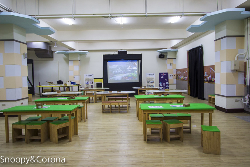 【宜蘭景點】五結親子景點|鬥陣來七桃科技體驗館~AR、VR互動體驗,手機撈魚、雷射神偷、電頭毛做造型,雨天備案來這裡