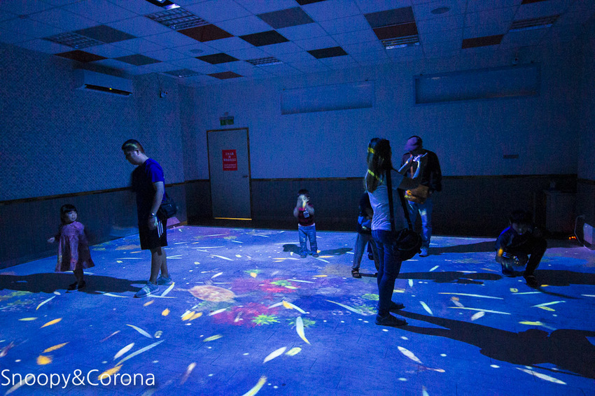 【宜蘭景點】五結親子景點|鬥陣來七桃科技體驗館~AR、VR互動體驗,手機撈魚、雷射神偷、電頭毛做造型,雨天備案來這裡