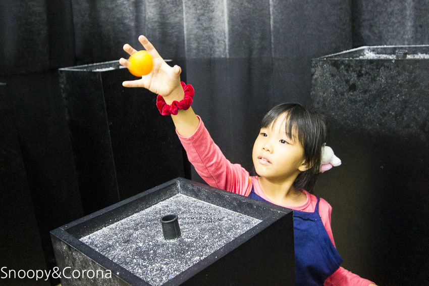 【宜蘭景點】五結親子景點|鬥陣來七桃科技體驗館~AR、VR互動體驗,手機撈魚、雷射神偷、電頭毛做造型,雨天備案來這裡