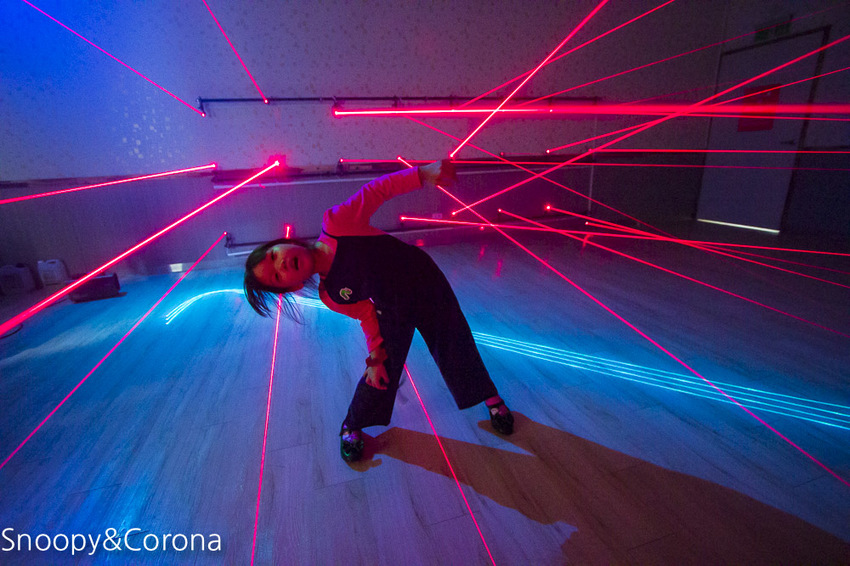 【宜蘭景點】五結親子景點|鬥陣來七桃科技體驗館~AR、VR互動體驗,手機撈魚、雷射神偷、電頭毛做造型,雨天備案來這裡