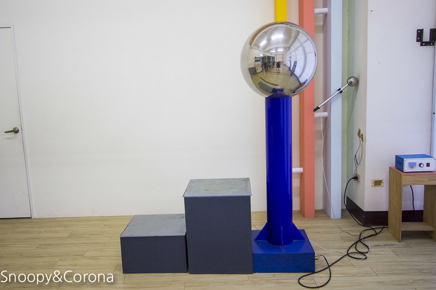 【宜蘭景點】五結親子景點|鬥陣來七桃科技體驗館~AR、VR互動體驗,手機撈魚、雷射神偷、電頭毛做造型,雨天備案來這裡