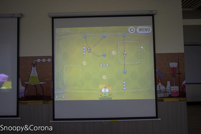 【宜蘭景點】五結親子景點|鬥陣來七桃科技體驗館~AR、VR互動體驗,手機撈魚、雷射神偷、電頭毛做造型,雨天備案來這裡