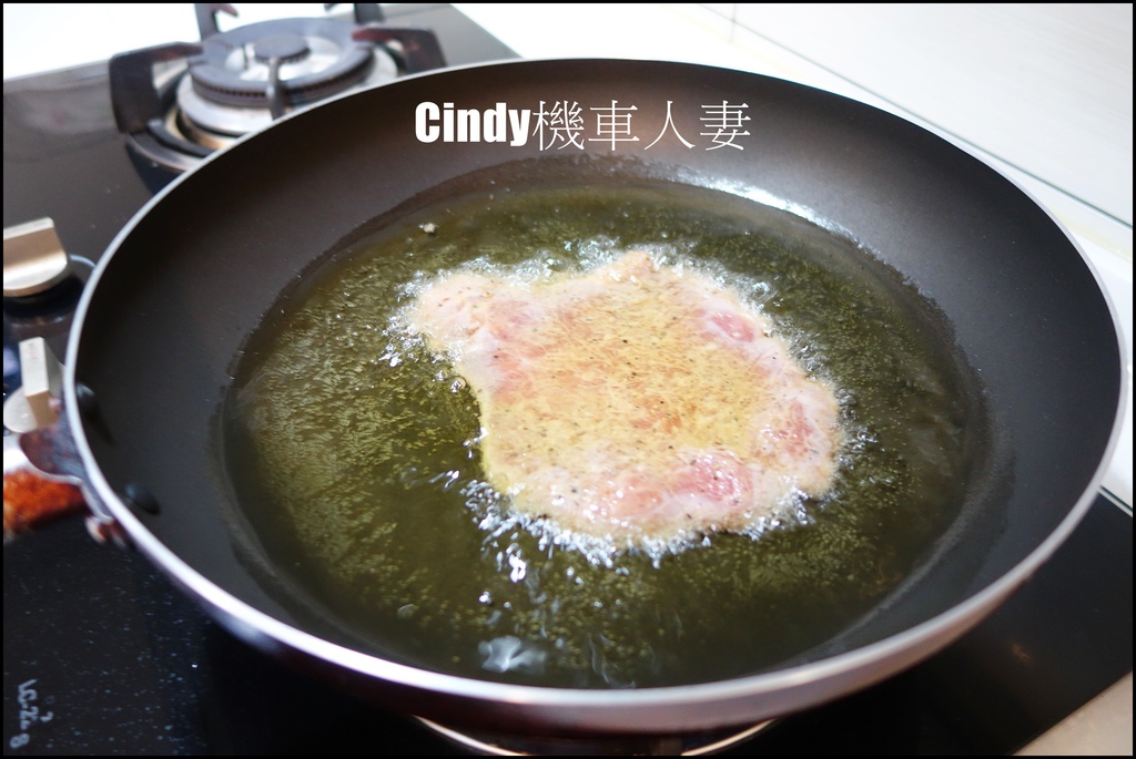 四 排骨下鍋 2.JPG