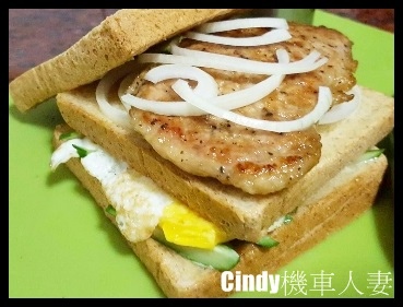 八 排骨蛋土司 2.jpg