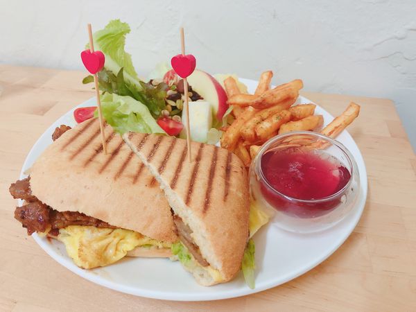 捷運中山國中站✿徒步3分-小時光✿食尚玩家推薦 ! 摩天輪炸物吃飽飽超吸睛~