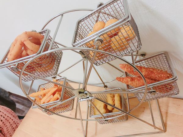 捷運中山國中站✿徒步3分-小時光✿食尚玩家推薦 ! 摩天輪炸物吃飽飽超吸睛~