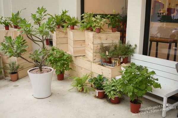 【美食｜台北松山】徒步３分‧小食光｜搬家囉!近中山國中捷運站‧靜謐巷弄內的法式美味下午茶簡餐.咖啡‧早午餐-每天都有隱藏版蛋糕!