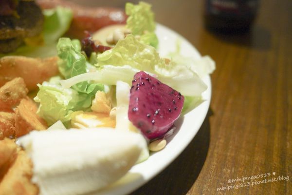 【美食｜台北松山】徒步３分‧小食光｜搬家囉!近中山國中捷運站‧靜謐巷弄內的法式美味下午茶簡餐.咖啡‧早午餐-每天都有隱藏版蛋糕!