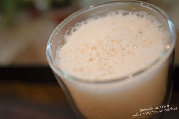 【美食｜台北松山】徒步３分‧小食光｜搬家囉!近中山國中捷運站‧靜謐巷弄內的法式美味下午茶簡餐.咖啡‧早午餐-每天都有隱藏版蛋糕!