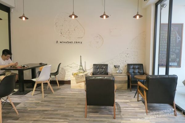 【美食｜台北松山】徒步３分‧小食光｜搬家囉!近中山國中捷運站‧靜謐巷弄內的法式美味下午茶簡餐.咖啡‧早午餐-每天都有隱藏版蛋糕!