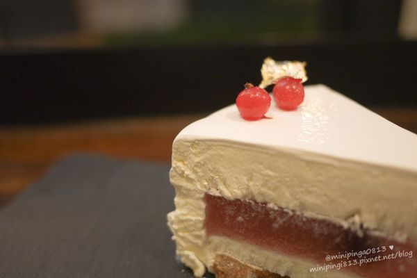 【美食｜台北松山】徒步３分‧小食光｜搬家囉!近中山國中捷運站‧靜謐巷弄內的法式美味下午茶簡餐.咖啡‧早午餐-每天都有隱藏版蛋糕!