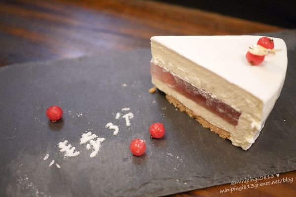 【美食｜台北松山】徒步３分‧小食光｜搬家囉!近中山國中捷運站‧靜謐巷弄內的法式美味下午茶簡餐.咖啡‧早午餐-每天都有隱藏版蛋糕!