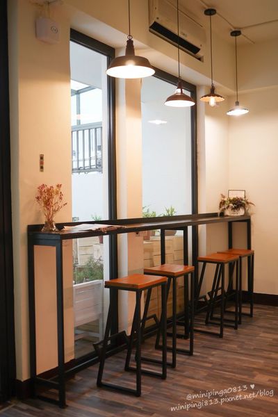 【美食｜台北松山】徒步３分‧小食光｜搬家囉!近中山國中捷運站‧靜謐巷弄內的法式美味下午茶簡餐.咖啡‧早午餐-每天都有隱藏版蛋糕!