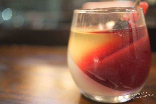 【美食｜台北松山】徒步３分‧小食光｜搬家囉!近中山國中捷運站‧靜謐巷弄內的法式美味下午茶簡餐.咖啡‧早午餐-每天都有隱藏版蛋糕!