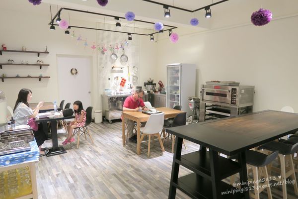 【美食｜台北松山】徒步３分‧小食光｜搬家囉!近中山國中捷運站‧靜謐巷弄內的法式美味下午茶簡餐.咖啡‧早午餐-每天都有隱藏版蛋糕!