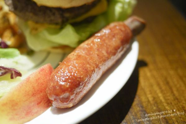 【美食｜台北松山】徒步３分‧小食光｜搬家囉!近中山國中捷運站‧靜謐巷弄內的法式美味下午茶簡餐.咖啡‧早午餐-每天都有隱藏版蛋糕!