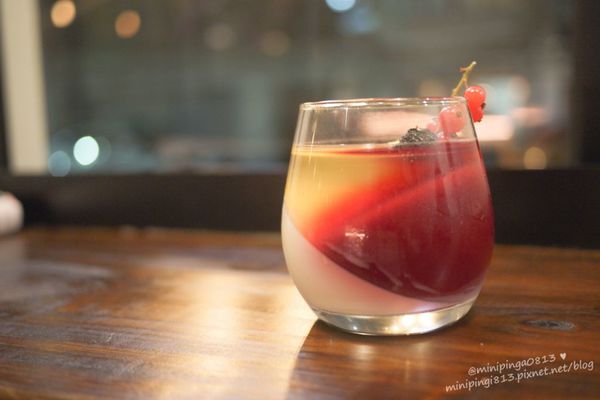 【美食｜台北松山】徒步３分‧小食光｜搬家囉!近中山國中捷運站‧靜謐巷弄內的法式美味下午茶簡餐.咖啡‧早午餐-每天都有隱藏版蛋糕!