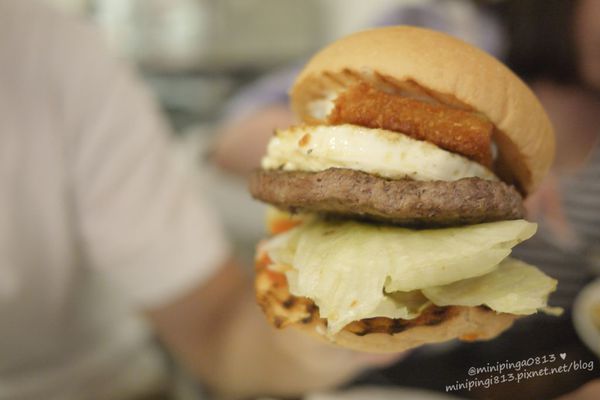 【美食｜台北松山】徒步３分‧小食光｜搬家囉!近中山國中捷運站‧靜謐巷弄內的法式美味下午茶簡餐.咖啡‧早午餐-每天都有隱藏版蛋糕!