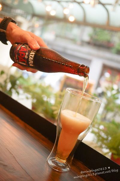 【美食｜台北松山】徒步３分‧小食光｜搬家囉!近中山國中捷運站‧靜謐巷弄內的法式美味下午茶簡餐.咖啡‧早午餐-每天都有隱藏版蛋糕!