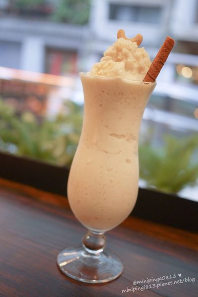 【美食｜台北松山】徒步３分‧小食光｜搬家囉!近中山國中捷運站‧靜謐巷弄內的法式美味下午茶簡餐.咖啡‧早午餐-每天都有隱藏版蛋糕!