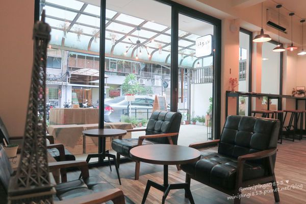 【美食｜台北松山】徒步３分‧小食光｜搬家囉!近中山國中捷運站‧靜謐巷弄內的法式美味下午茶簡餐.咖啡‧早午餐-每天都有隱藏版蛋糕!