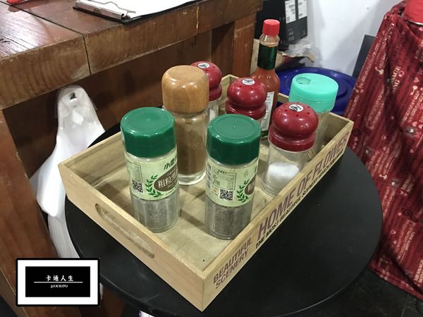 義心平價義大利麵:【高雄/食﹡前鎮】愛店分享!通通八十元的平價美味.義心平價義大利麵