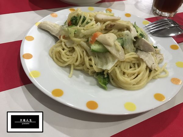 義心平價義大利麵:【高雄/食﹡前鎮】愛店分享!通通八十元的平價美味.義心平價義大利麵