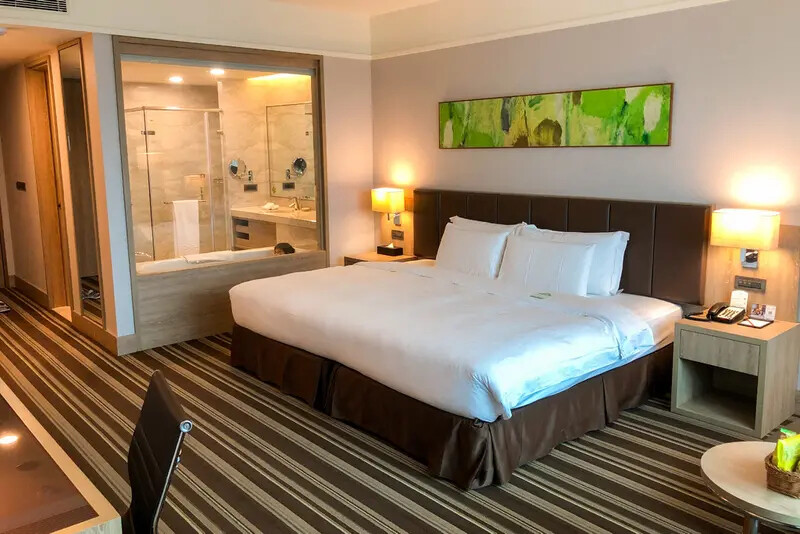 福容大飯店桃園機場捷運A8。搭機住一晚首選福容!健身房、美人