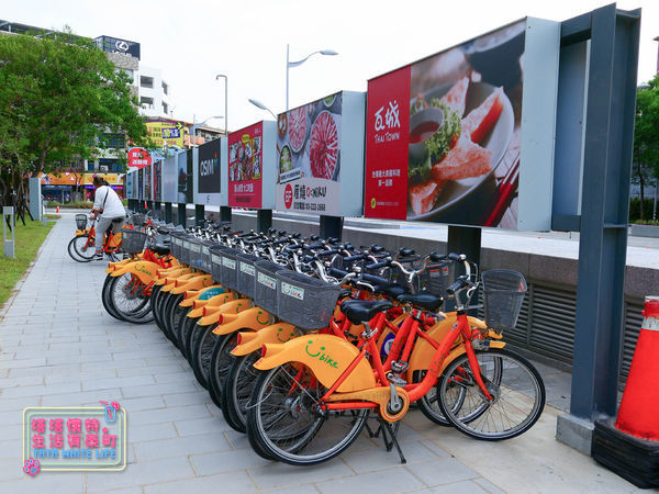 【塔塔懷特育兒生活】台茂公園兒童遊戲場:2020桃園親子景點推薦,共融式遊戲設施,特色鞦韆、大型溜滑梯、圓頂攀爬架、彩虹攀岩區、戶外籃球場與直排輪場,台茂購物中心好逛-1130003.jpg 【塔塔懷特育兒生活】台茂公園兒童遊戲場:2020桃園親子景點推薦,共融式遊戲設施,特色鞦韆、大型溜滑梯、圓頂攀爬架、彩虹攀岩區、戶外籃球場與直排輪場,台茂購物中心好逛-1130003.jpg