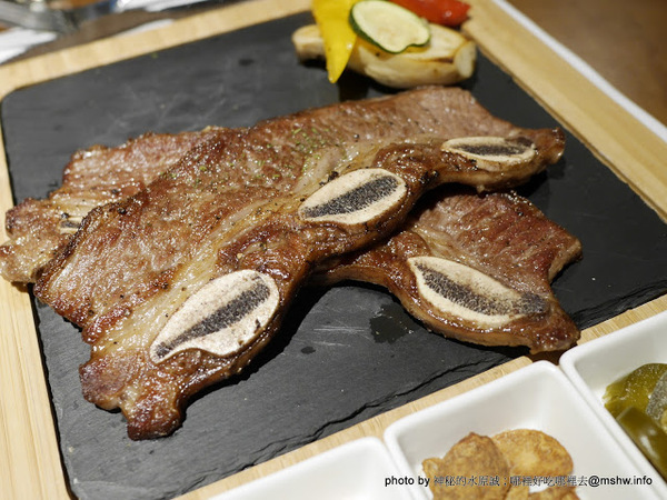 ARENA 遊戲主題餐廳:【食記】台中ARENA遊戲主題餐廳-華人德州樸克俱樂部台中辦事處 Chinese texas hold'em poker club@西區萬壽棒球場&文心森林公園 : 德州樸克,從來都不是一個人的遊戲