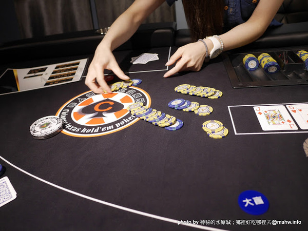 ARENA 遊戲主題餐廳:【食記】台中ARENA遊戲主題餐廳-華人德州樸克俱樂部台中辦事處 Chinese texas hold'em poker club@西區萬壽棒球場&文心森林公園 : 德州樸克,從來都不是一個人的遊戲