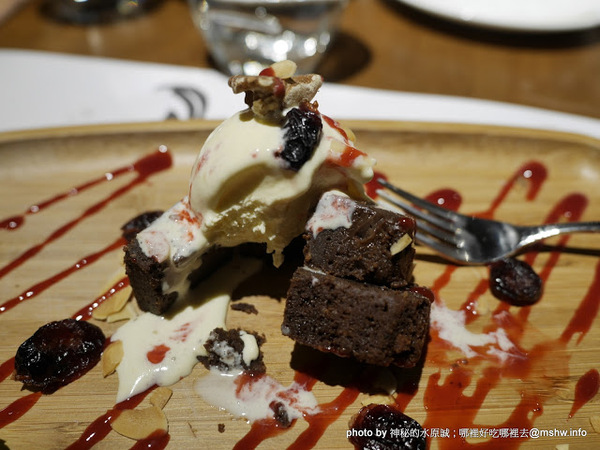 ARENA 遊戲主題餐廳:【食記】台中ARENA遊戲主題餐廳-華人德州樸克俱樂部台中辦事處 Chinese texas hold'em poker club@西區萬壽棒球場&文心森林公園 : 德州樸克,從來都不是一個人的遊戲