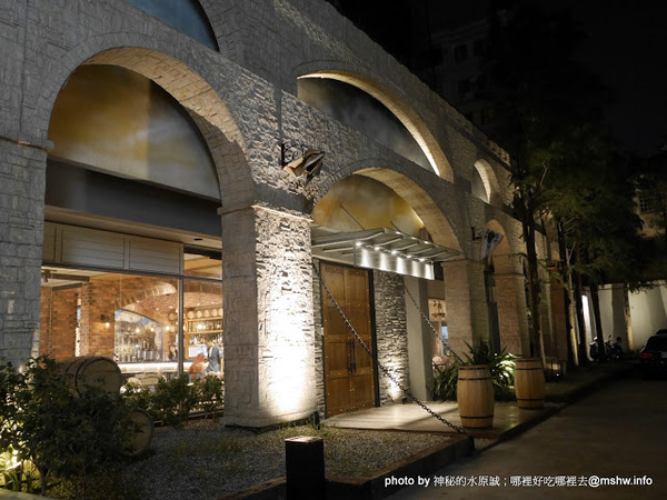 ARENA 遊戲主題餐廳:【食記】台中ARENA遊戲主題餐廳-華人德州樸克俱樂部台中辦事處 Chinese texas hold'em poker club@西區萬壽棒球場&文心森林公園 : 德州樸克,從來都不是一個人的遊戲