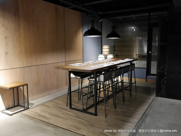 ARENA 遊戲主題餐廳:【食記】台中ARENA遊戲主題餐廳-華人德州樸克俱樂部台中辦事處 Chinese texas hold'em poker club@西區萬壽棒球場&文心森林公園 : 德州樸克,從來都不是一個人的遊戲