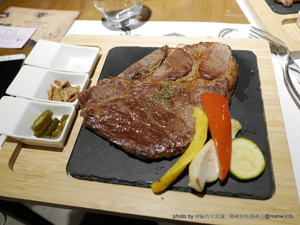 ARENA 遊戲主題餐廳:【食記】台中ARENA遊戲主題餐廳-華人德州樸克俱樂部台中辦事處 Chinese texas hold'em poker club@西區萬壽棒球場&文心森林公園 : 德州樸克,從來都不是一個人的遊戲