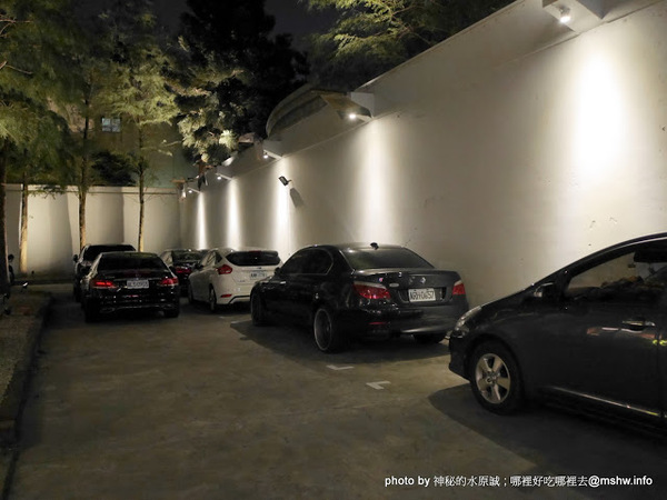 ARENA 遊戲主題餐廳:【食記】台中ARENA遊戲主題餐廳-華人德州樸克俱樂部台中辦事處 Chinese texas hold'em poker club@西區萬壽棒球場&文心森林公園 : 德州樸克,從來都不是一個人的遊戲