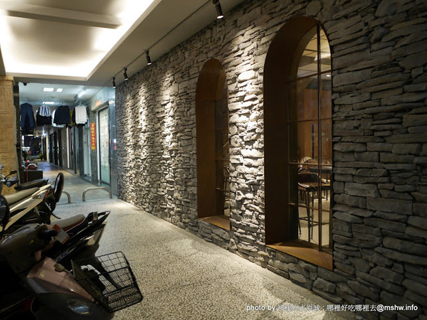 ARENA 遊戲主題餐廳:【食記】台中ARENA遊戲主題餐廳-華人德州樸克俱樂部台中辦事處 Chinese texas hold'em poker club@西區萬壽棒球場&文心森林公園 : 德州樸克,從來都不是一個人的遊戲