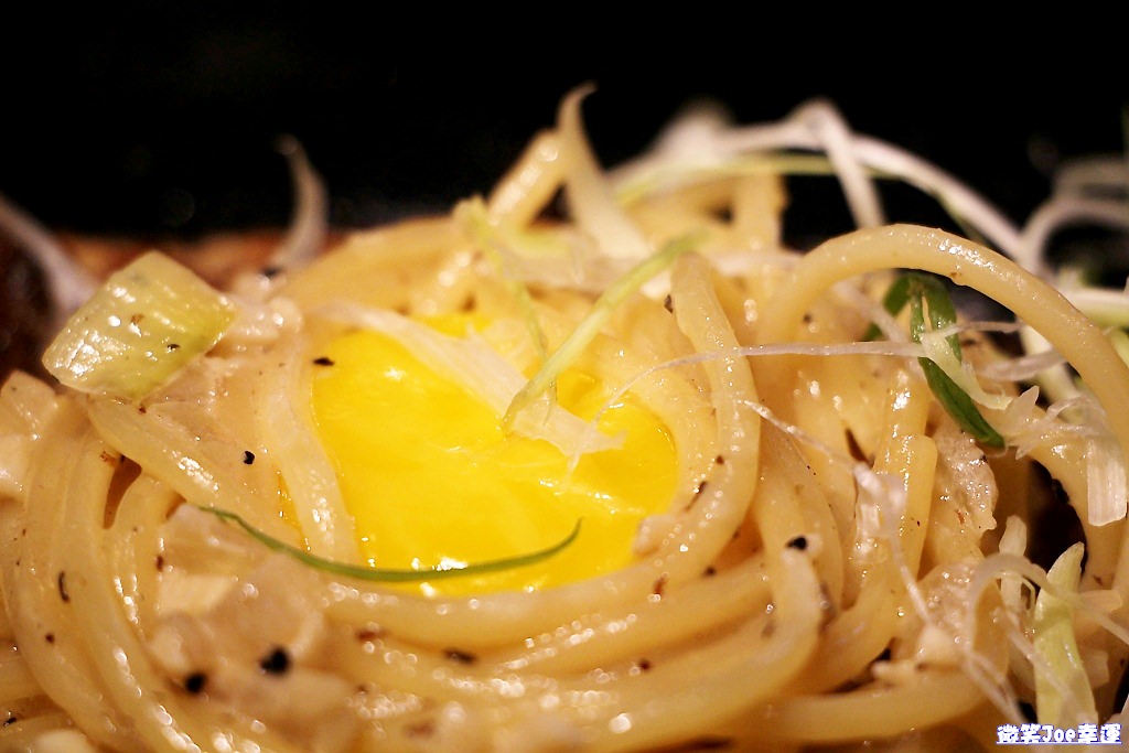 西區|台中餐酒館，ARENA遊戲主題餐廳，結合德州撲克與美食，想吃又想玩來這兒就對啦! - 微笑Joe幸運