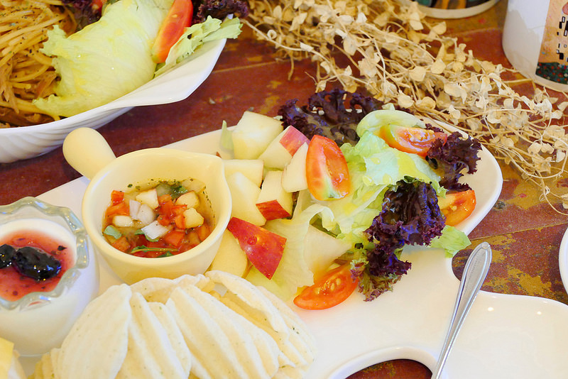 筆加索創意料理:港味義式料理 還有會發光的氣泡飲料好拍又好喝!想吃早午餐 義大利麵 燉飯跟焗烤通通有!