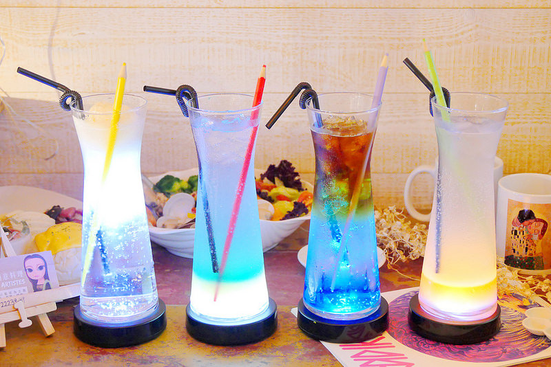 筆加索創意料理:港味義式料理 還有會發光的氣泡飲料好拍又好喝!想吃早午餐 義大利麵 燉飯跟焗烤通通有!