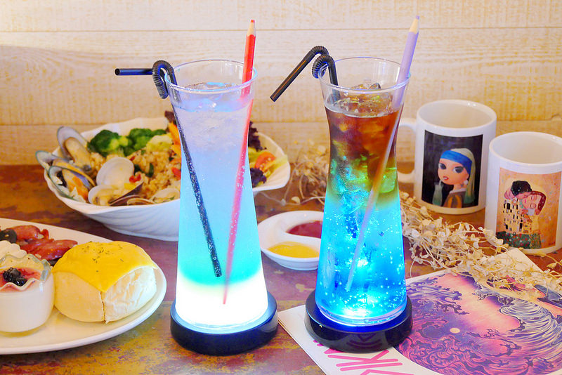 筆加索創意料理:港味義式料理 還有會發光的氣泡飲料好拍又好喝!想吃早午餐 義大利麵 燉飯跟焗烤通通有!