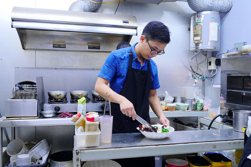 筆加索創意料理:港味義式料理 還有會發光的氣泡飲料好拍又好喝!想吃早午餐 義大利麵 燉飯跟焗烤通通有!